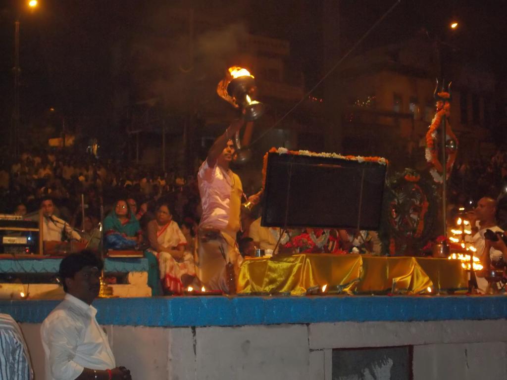 Grg Shanti Guest House Varanasi Near Manikarnika Ghat Exterior foto